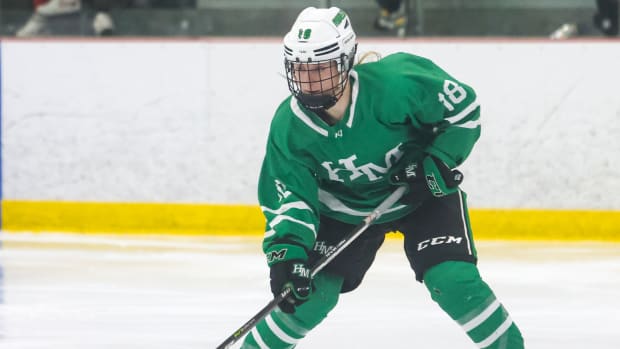 Hill-Murray vs Holy Family Jan19-23 Jeff Lawler28